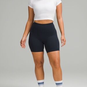 Lululemon navy Wunder train contour fit shorts!